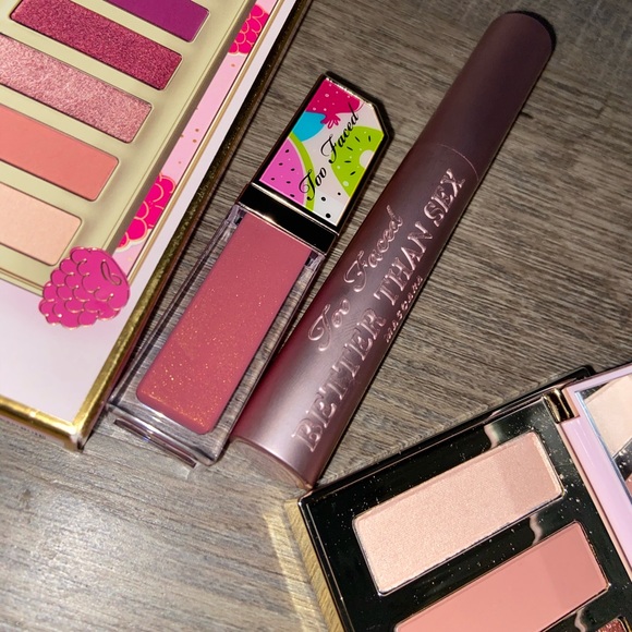 New! Too Faced set - Picture 6 of 9